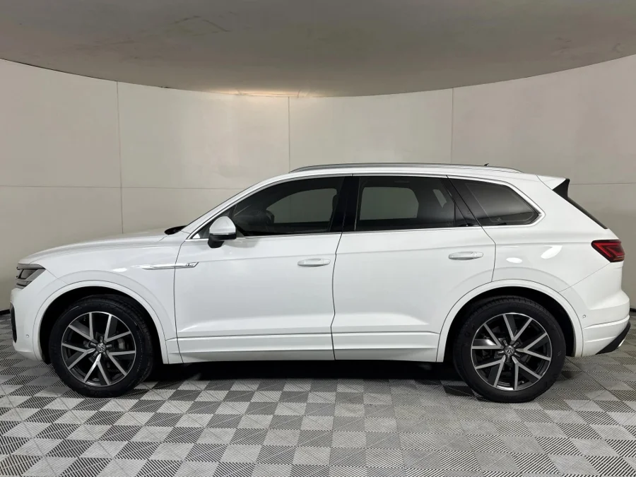 Used 2018 Volkswagen Touareg V6 TDI Executive R-Line - WeBuyCars The Dome