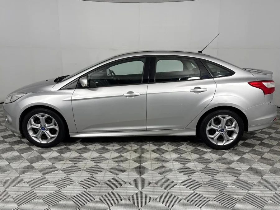 Used 2013 Ford Focus sedan 2.0 Trend - WeBuyCars Lansdowne