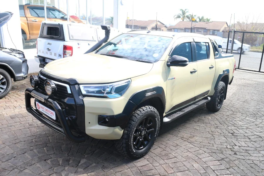 Used 2022 Toyota Hilux 2.8GD-6 double cab Legend auto - OMC Motors Used 2022 Toyota Hilux 2.8GD-6 double cab Legend auto - OMC Motors