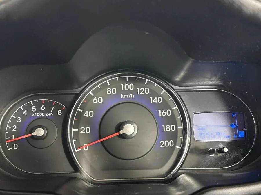Used 2014 Hyundai i10 1.1 Motion - WeBuyCars JHB South Used 2014 Hyundai i10 1.1 Motion - WeBuyCars JHB South