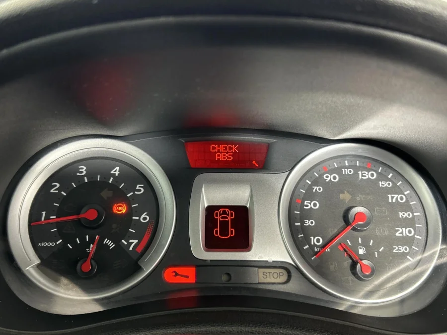 Used 2007 Renault Clio 1.6 Expression 5-door automatic - WeBuyCars Richmond Used 2007 Renault Clio 1.6 Expression 5-door automatic - WeBuyCars Richmond