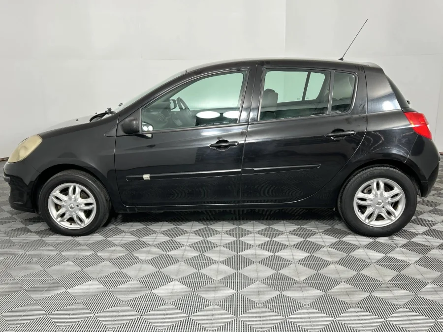 Used 2007 Renault Clio 1.6 Expression 5-door automatic - WeBuyCars Richmond Used 2007 Renault Clio 1.6 Expression 5-door automatic - WeBuyCars Richmond