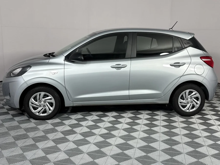 Used 2023 Hyundai Grand i10 1.0 hatch Motion manual - WeBuyCars Richmond Used 2023 Hyundai Grand i10 1.0 hatch Motion manual - WeBuyCars Richmond