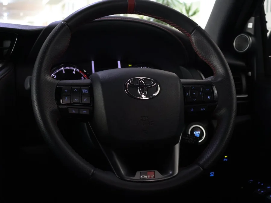 Used 2025 Toyota Fortuner 2.8GD-6 4x4 GR-Sport - SMG Toyota Cresta Used 2025 Toyota Fortuner 2.8GD-6 4x4 GR-Sport - SMG Toyota Cresta