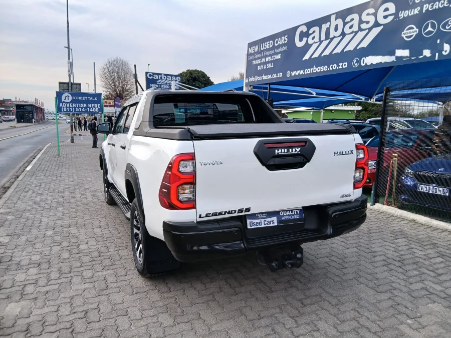 Used 2025 Toyota Hilux 2.4GD-6 double cab SRX - Carbase Auto Used 2025 Toyota Hilux 2.4GD-6 double cab SRX - Carbase Auto