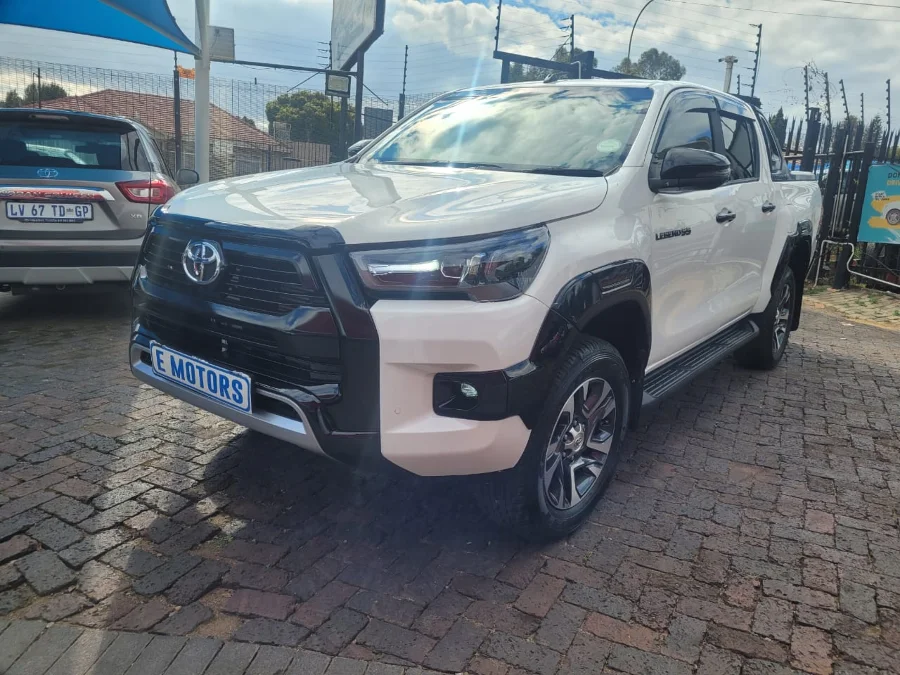 Used 2024 Toyota Hilux 2.8GD-6 double cab 4x4 Raider Dakar auto - E Motors Used 2024 Toyota Hilux 2.8GD-6 double cab 4x4 Raider Dakar auto - E Motors