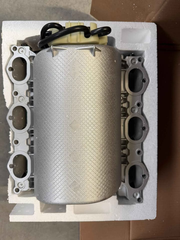 Mercedes M272 intake manifold