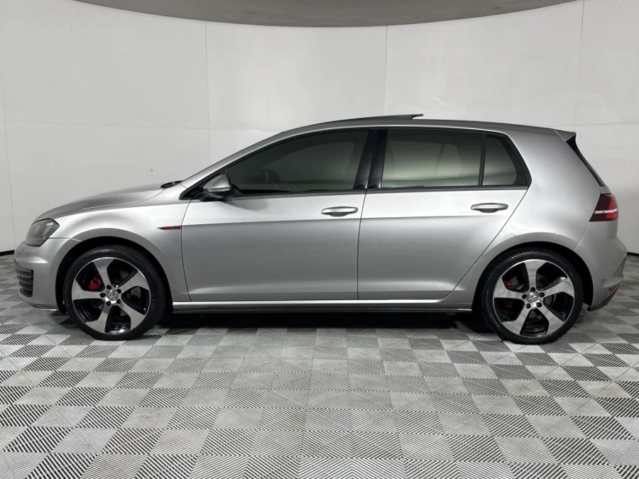 Used 2015 Volkswagen Golf GTI auto - WeBuyCars The Dome