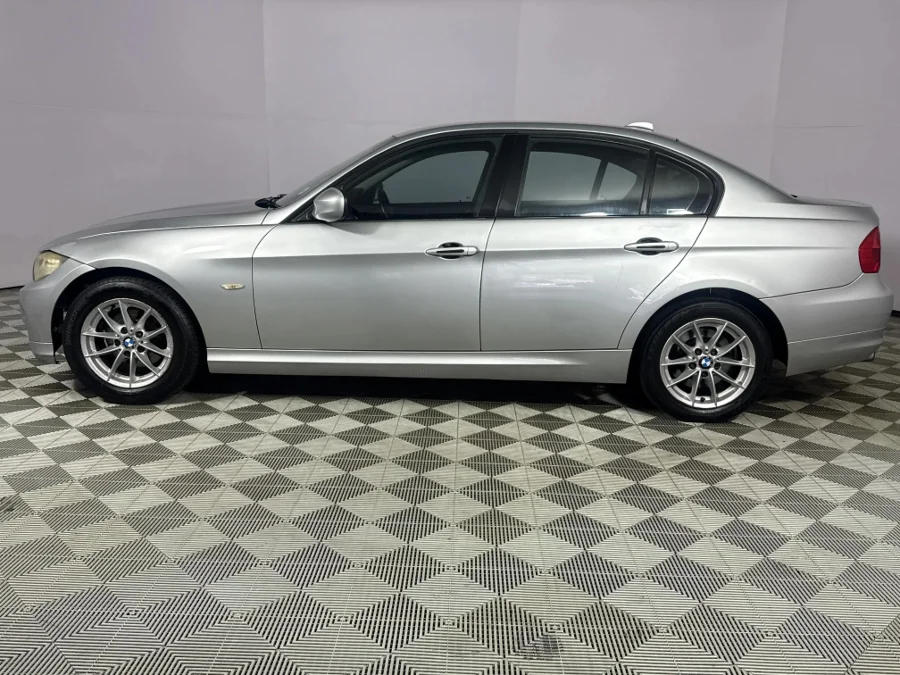 Used 2010 BMW 3 Series 320i auto - WeBuyCars Durban Used 2010 BMW 3 Series 320i auto - WeBuyCars Durban