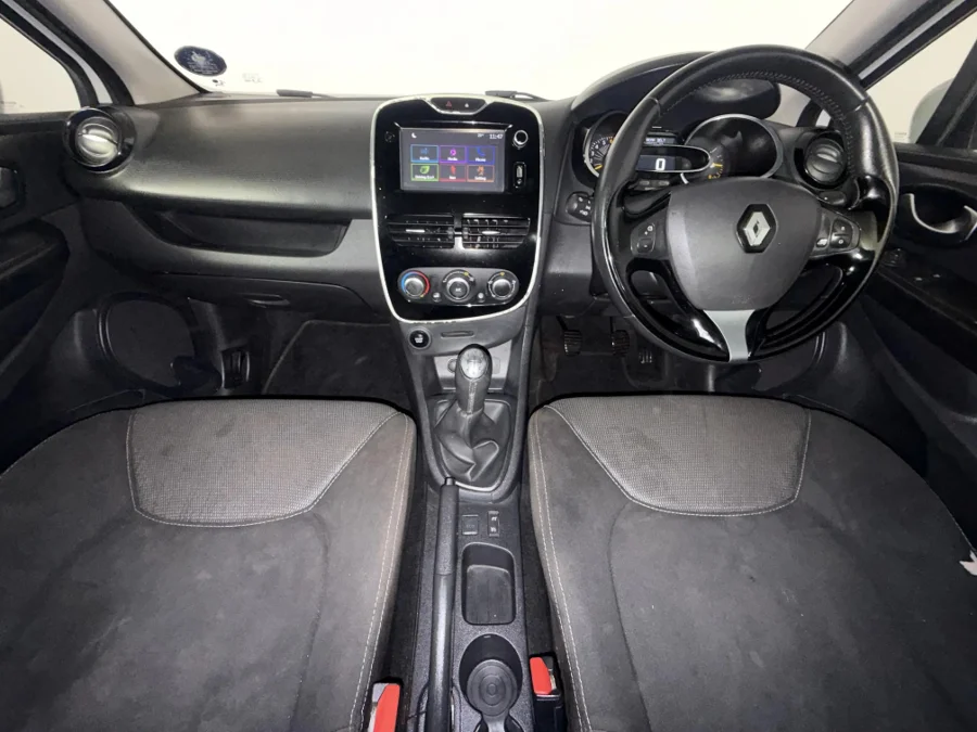 Used 2016 Renault Clio 66kW turbo Expression - WeBuyCars Durban Used 2016 Renault Clio 66kW turbo Expression - WeBuyCars Durban