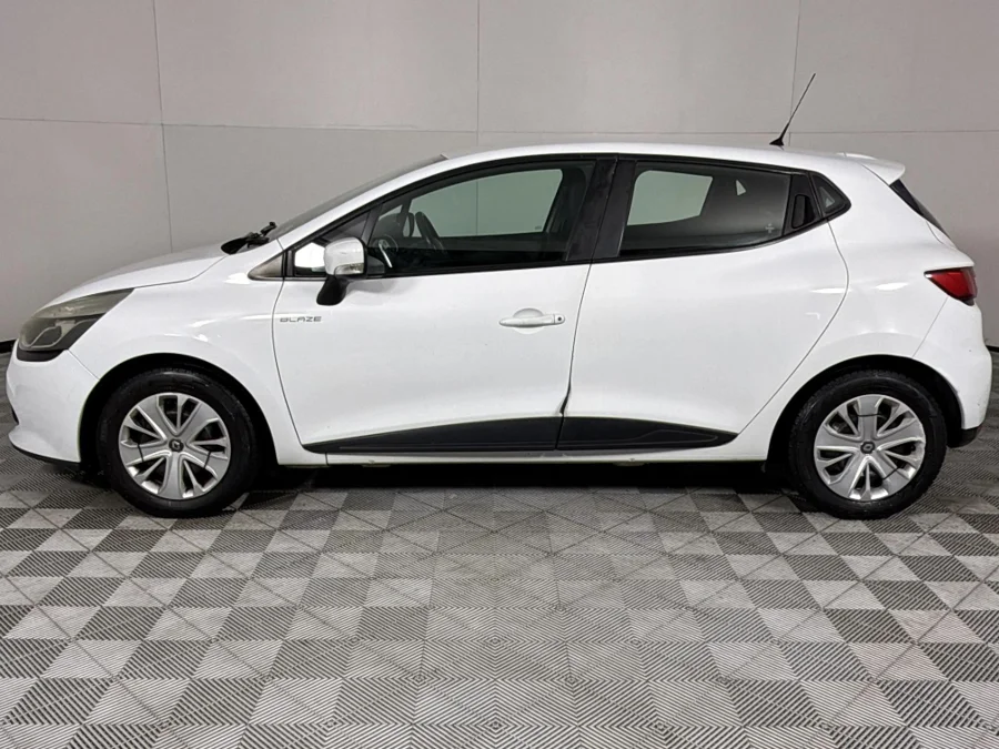 Used 2016 Renault Clio 66kW turbo Blaze - WeBuycars East London Used 2016 Renault Clio 66kW turbo Blaze - WeBuycars East London