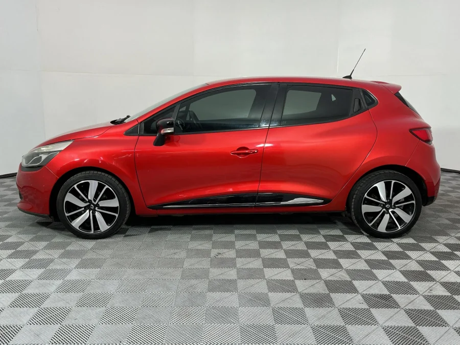Used 2014 Renault Clio 66kW turbo Dynamique - WeBuyCars Germiston Used 2014 Renault Clio 66kW turbo Dynamique - WeBuyCars Germiston