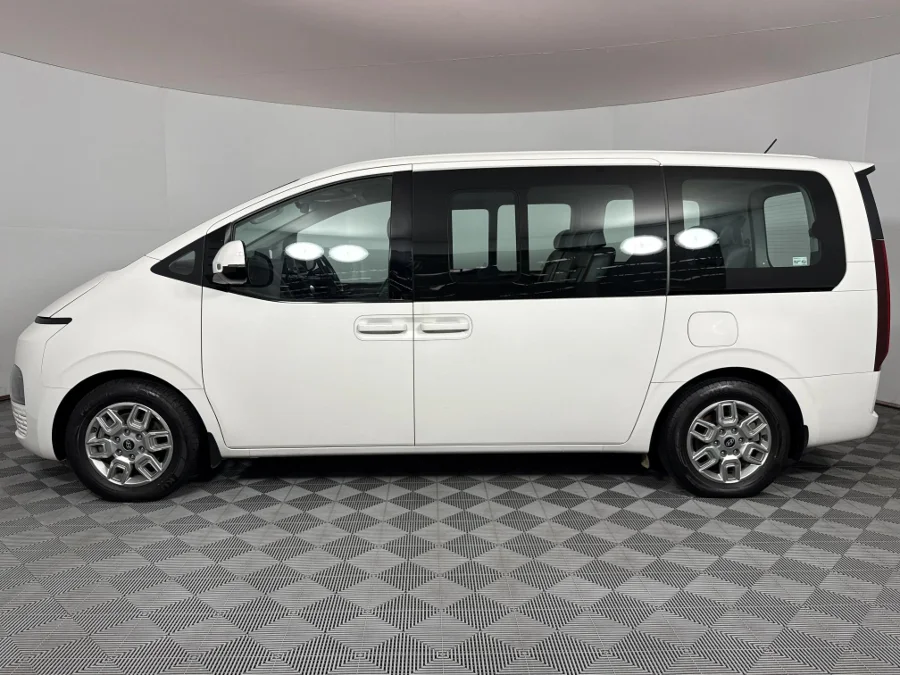Used 2024 Hyundai Staria 2.2D Executive 9-seater - WeBuyCars Richmond Used 2024 Hyundai Staria 2.2D Executive 9-seater - WeBuyCars Richmond