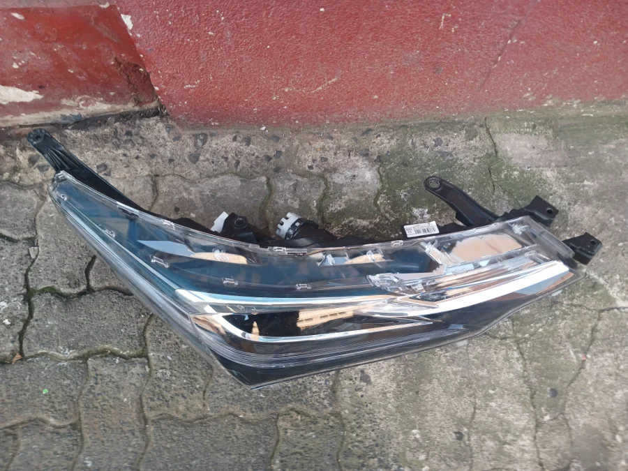 TOYOTA PRESTIGE HEADLIGHT RIGHT SIDE 2024-2026 - Private Seller TOYOTA PRESTIGE HEADLIGHT RIGHT SIDE 2024-2026 - Private Seller