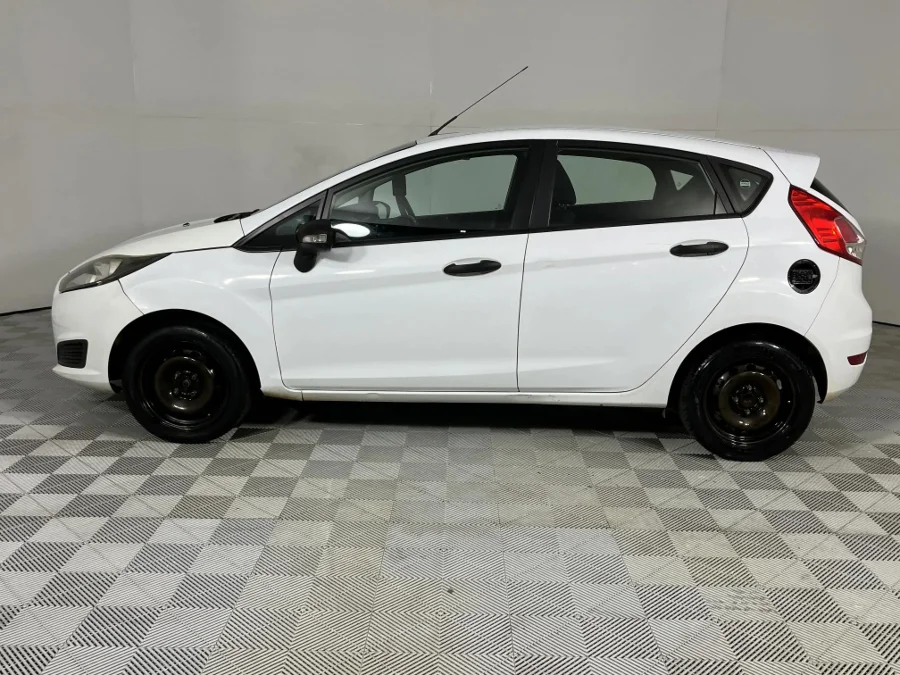 Used 2017 Ford Fiesta 5-door 1.4 Ambiente - WeBuyCars Silverlakes
