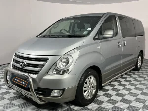 Used 2018 Hyundai H-1 2.5VGTi bus Elite 9-seater Used 2018 Hyundai H-1 2.5VGTi bus Elite 9-seater