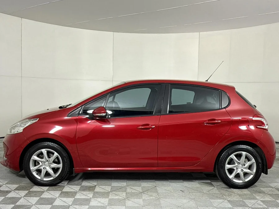 Used 2013 Peugeot 208 5-door 1.2 Active - WeBuyCars Polokwane Used 2013 Peugeot 208 5-door 1.2 Active - WeBuyCars Polokwane