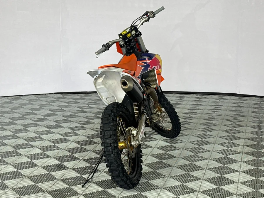 Preloaded Image 12