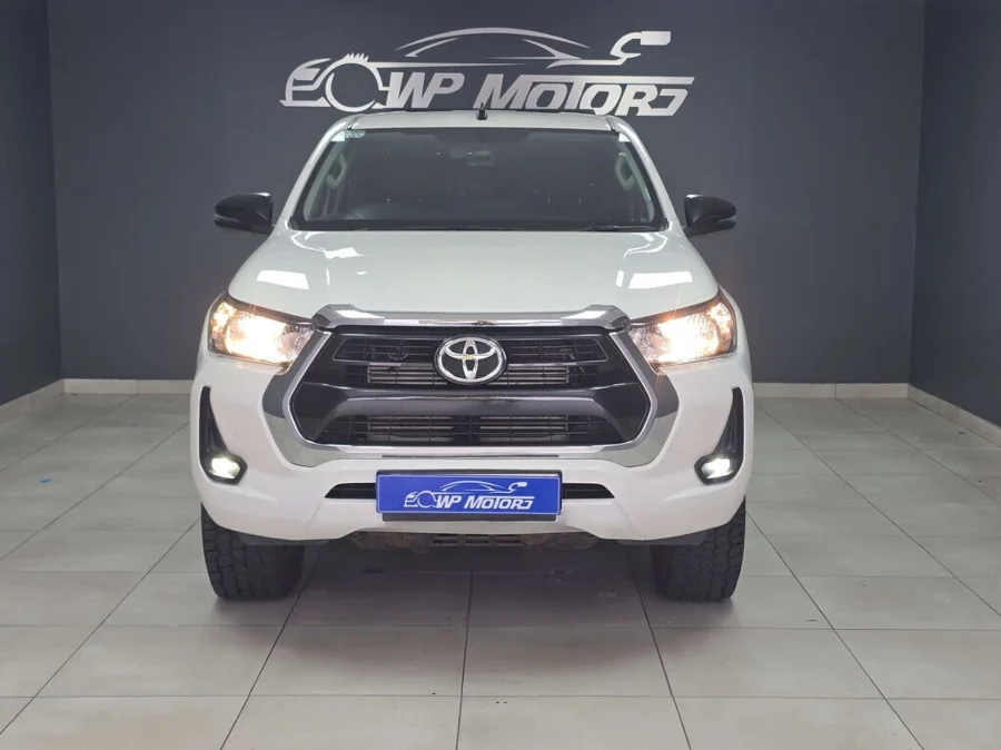 Used 2023 Toyota Hilux 2.4GD-6 Xtra cab Raider manual - WP Motors Used 2023 Toyota Hilux 2.4GD-6 Xtra cab Raider manual - WP Motors