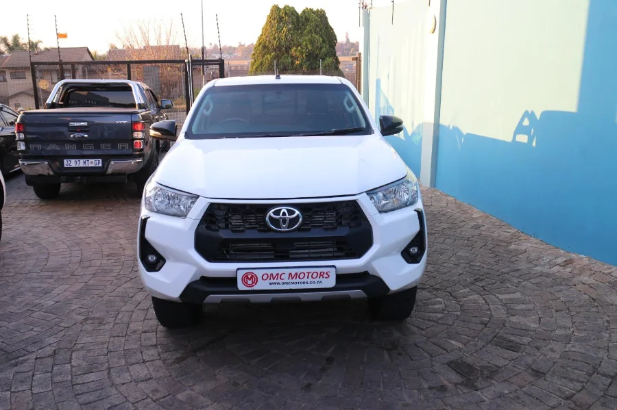 Used 2019 Toyota Hilux 2.4GD-6 Xtra cab SRX auto - OMC Motors Used 2019 Toyota Hilux 2.4GD-6 Xtra cab SRX auto - OMC Motors