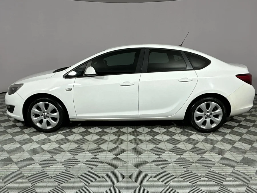 Used 2015 Opel Astra sedan 1.4 Turbo Essentia - WeBuyCars Richmond Used 2015 Opel Astra sedan 1.4 Turbo Essentia - WeBuyCars Richmond