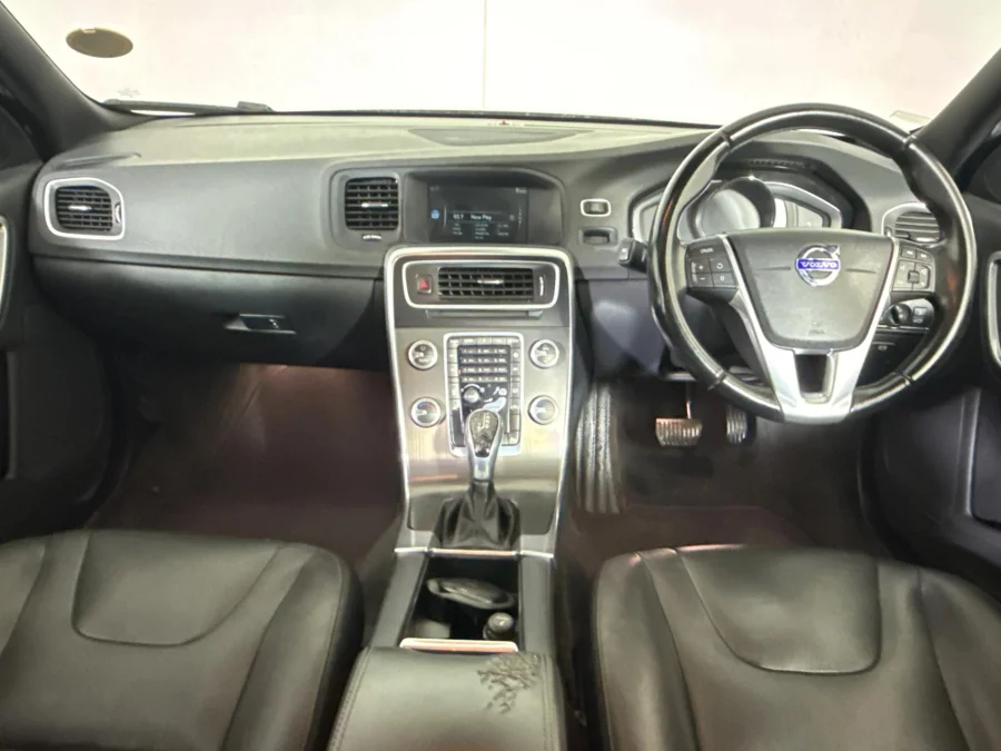 Used 2015 Volvo S60 T4 Elite auto - WeBuyCars Midstream