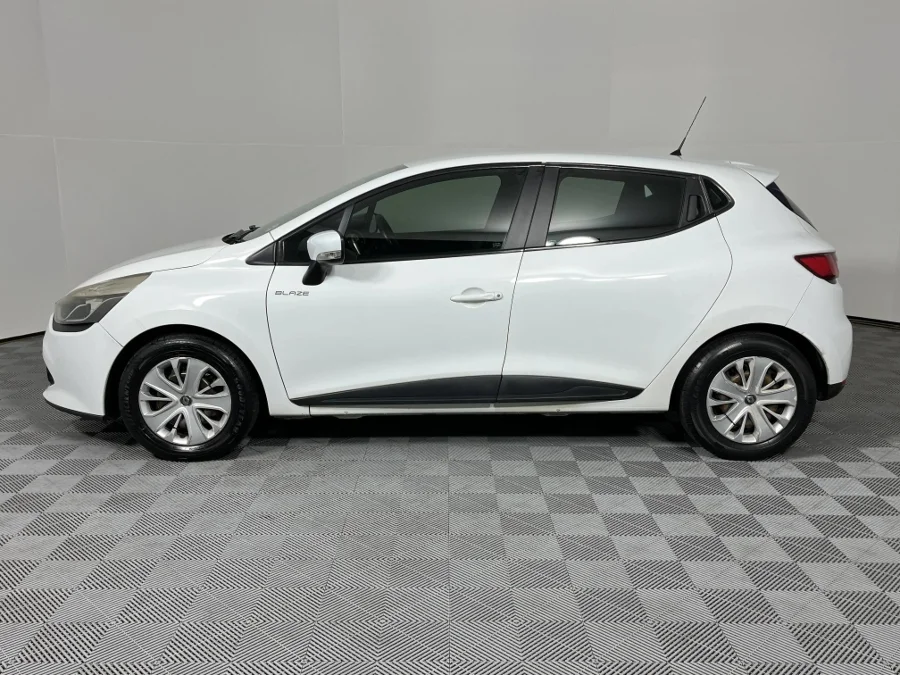 Used 2016 Renault Clio 66kW turbo Blaze - WeBuyCars Montana Used 2016 Renault Clio 66kW turbo Blaze - WeBuyCars Montana