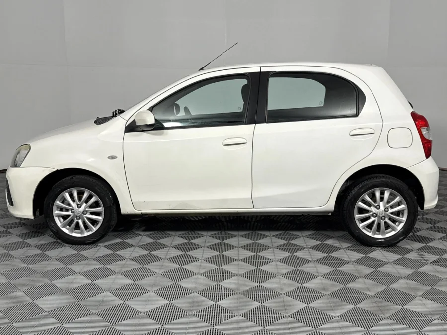Used 2018 Toyota Etios hatch 1.5 Sprint - WeBuyCars Lansdowne Used 2018 Toyota Etios hatch 1.5 Sprint - WeBuyCars Lansdowne