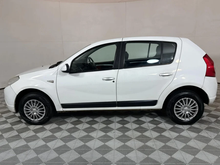 Used 2009 Renault Sandero 1.6 Expression - WeBuyCars JHB South Used 2009 Renault Sandero 1.6 Expression - WeBuyCars JHB South