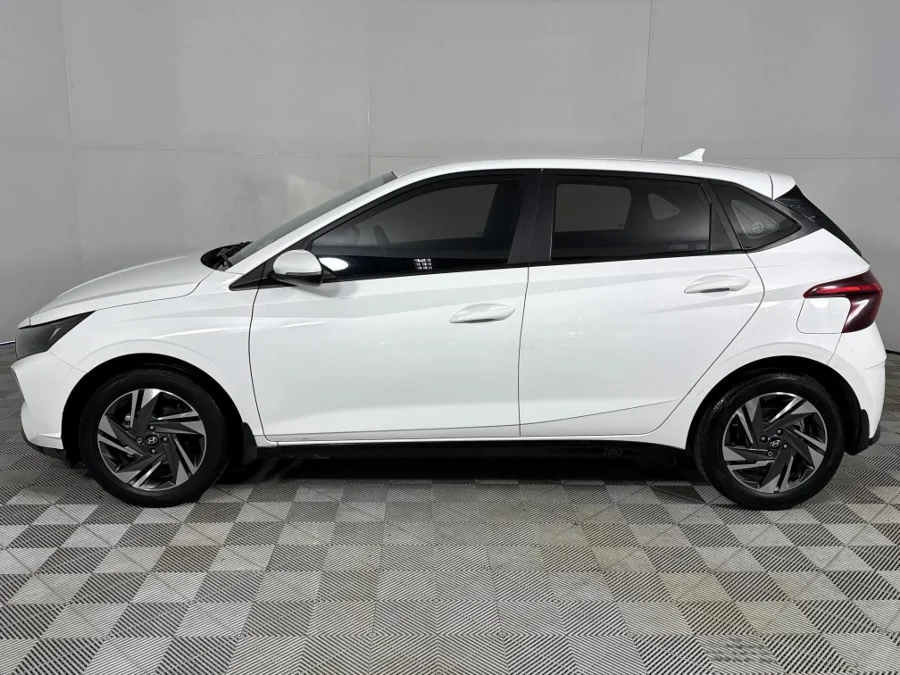 Used 2023 Hyundai i20 1.2 Fluid - WeBuyCars Silverlakes Used 2023 Hyundai i20 1.2 Fluid - WeBuyCars Silverlakes