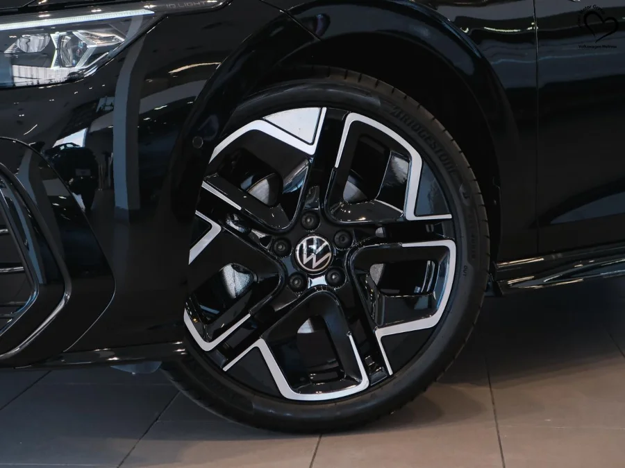 New 2026 Volkswagen Golf 1.4TSI R-Line Plus - VW Melrose Arch New 2026 Volkswagen Golf 1.4TSI R-Line Plus - VW Melrose Arch