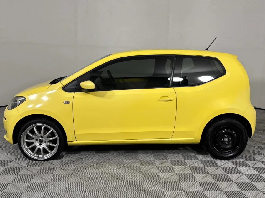 Used 2015 Volkswagen up! club up! 3-door 1.0 - WeBuyCars The Dome Used 2015 Volkswagen up! club up! 3-door 1.0 - WeBuyCars The Dome