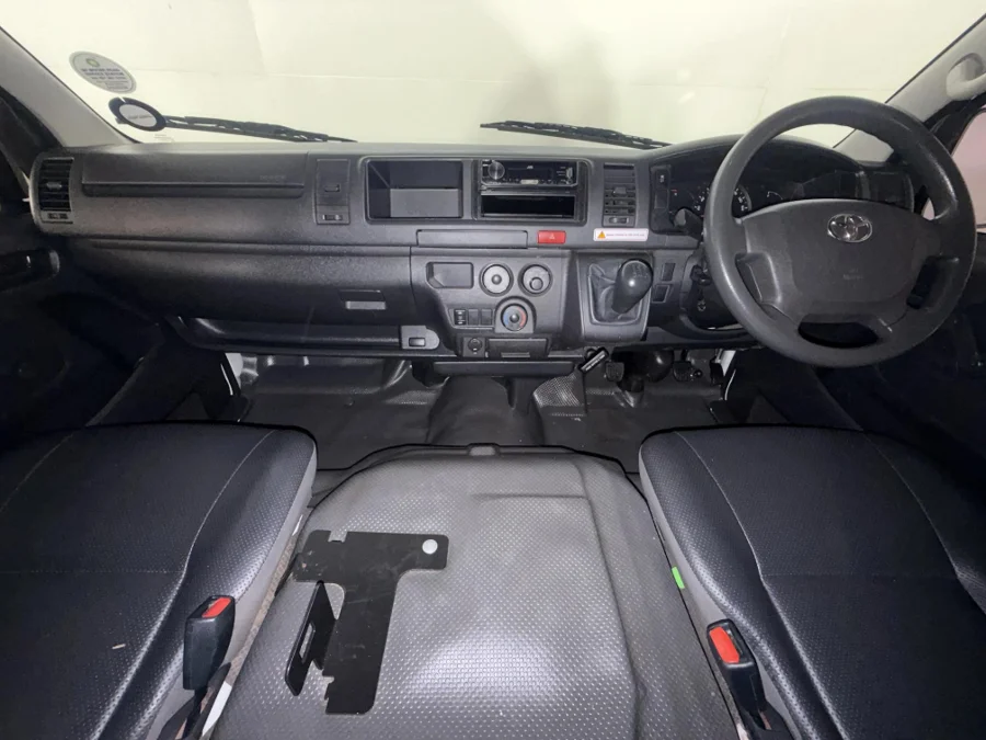 Used 2022 Toyota Hiace 2.7 Ses-fikile 16-seater - WeBuyCars Durban Used 2022 Toyota Hiace 2.7 Ses-fikile 16-seater - WeBuyCars Durban