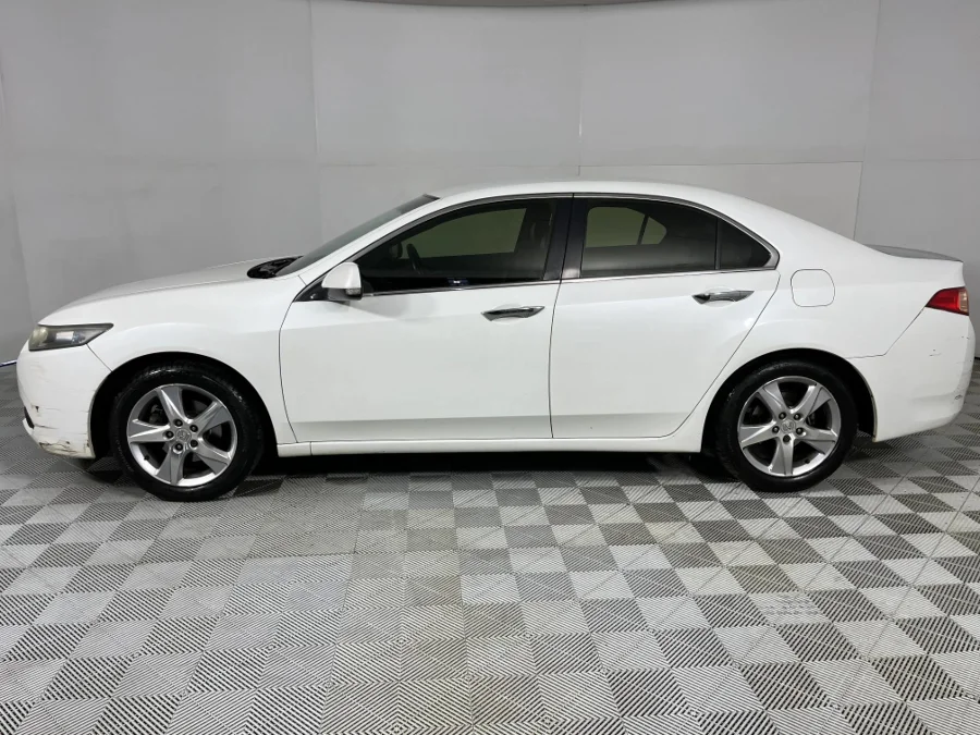 Used 2013 Honda Accord 2.0 Elegance - WeBuyCars Silverlakes Used 2013 Honda Accord 2.0 Elegance - WeBuyCars Silverlakes