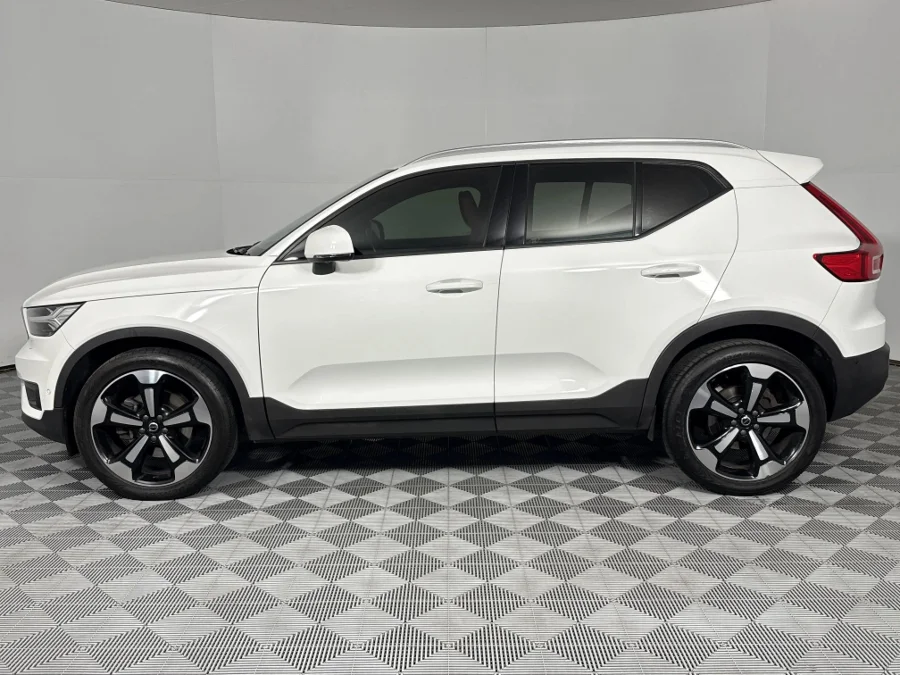 Used 2019 Volvo XC40 T5 AWD R-Design - WeBuyCars Lansdowne