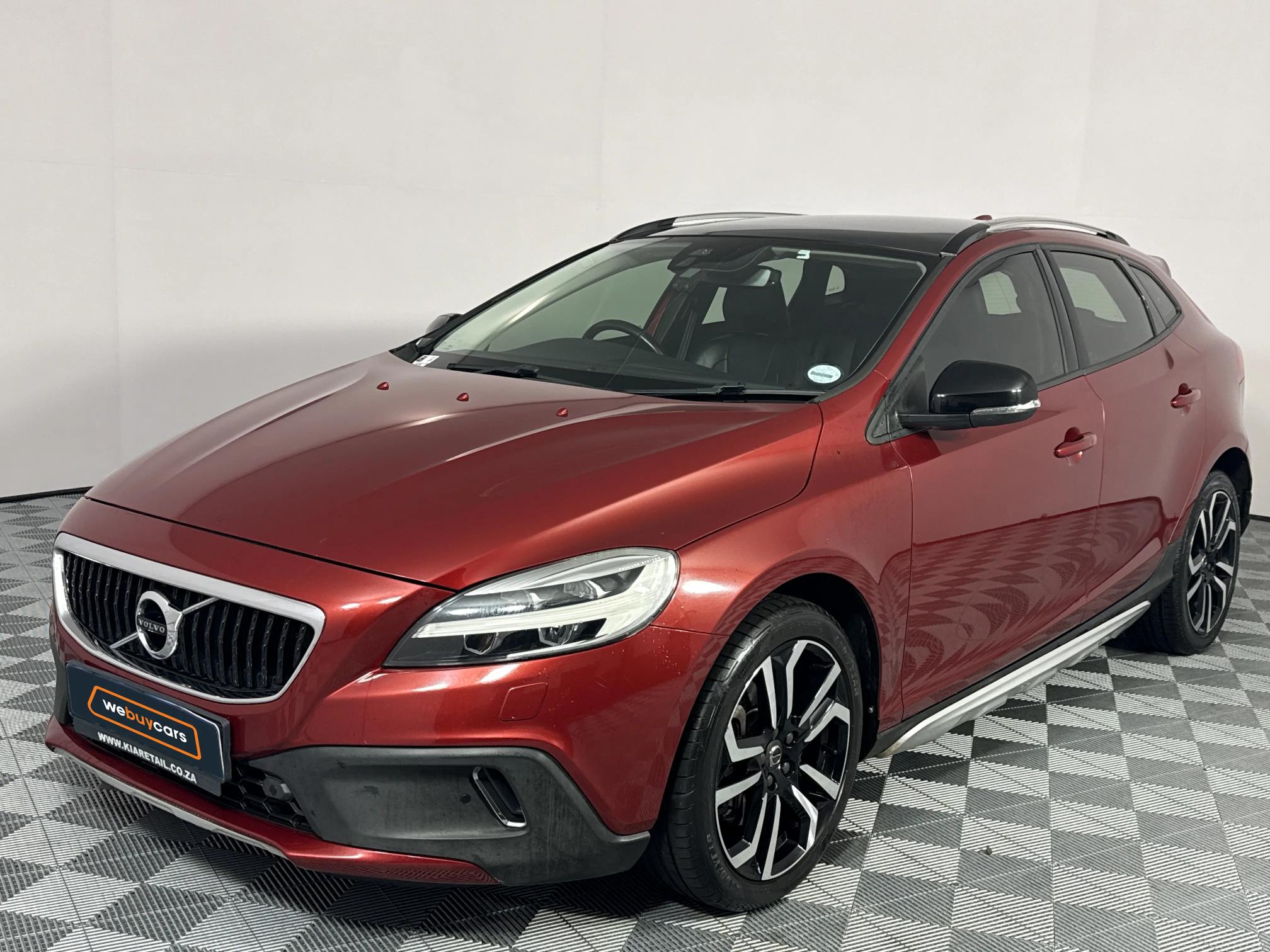 Used 2018 Volvo V40 Cross Country T4 Momentum auto
