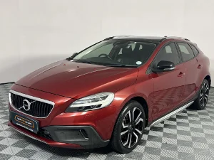 Used 2018 Volvo V40 Cross Country T4 Momentum auto