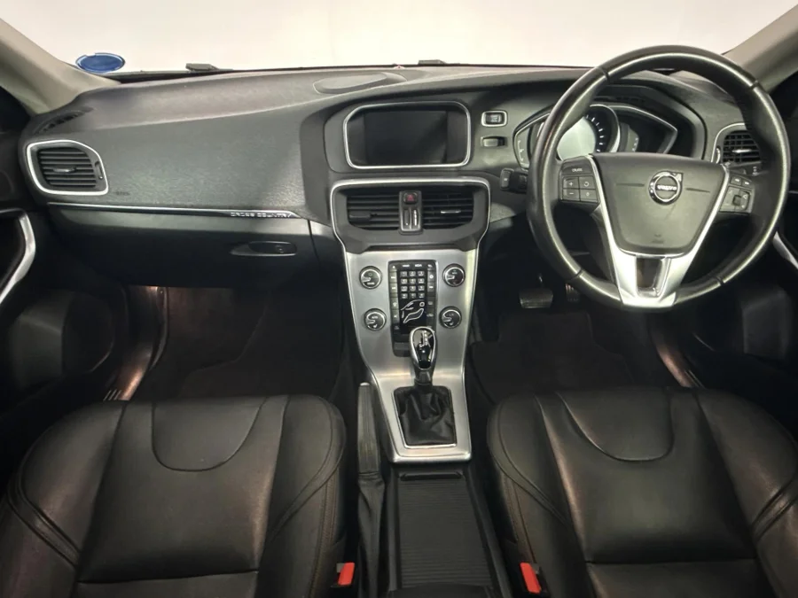 Used 2018 Volvo V40 Cross Country T4 Momentum auto - WeBuyCars Brackenfell Cape Town