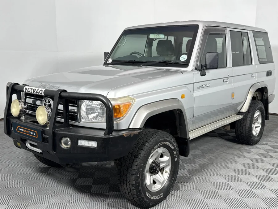 Used 2010 Toyota Land Cruiser 76 4.2D station wagon - WeBuyCars Lansdowne Used 2010 Toyota Land Cruiser 76 4.2D station wagon - WeBuyCars Lansdowne