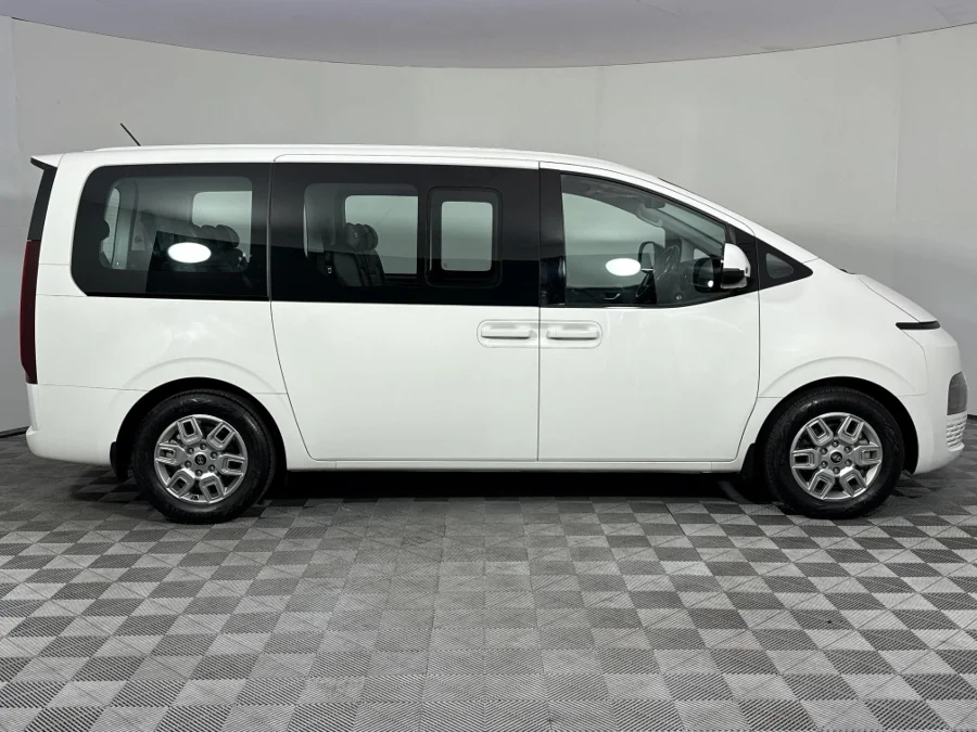 Used 2025 Hyundai Staria 2.2D Executive 9-seater - WeBuyCars Germiston Used 2025 Hyundai Staria 2.2D Executive 9-seater - WeBuyCars Germiston