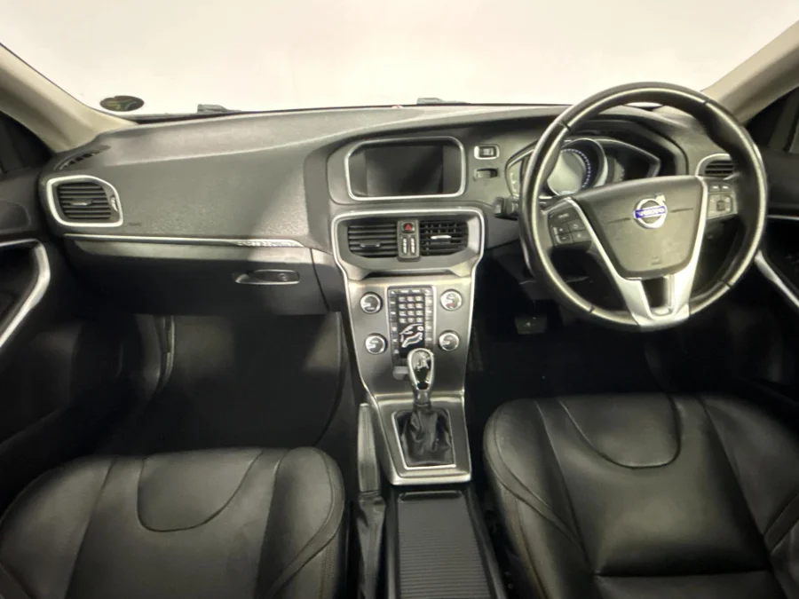 Used 2016 Volvo V40 D3 Inscription - WeBuyCars Lansdowne Used 2016 Volvo V40 D3 Inscription - WeBuyCars Lansdowne
