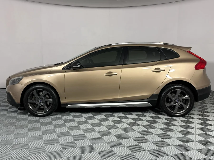 Used 2016 Volvo V40 D3 Inscription - WeBuyCars Lansdowne Used 2016 Volvo V40 D3 Inscription - WeBuyCars Lansdowne