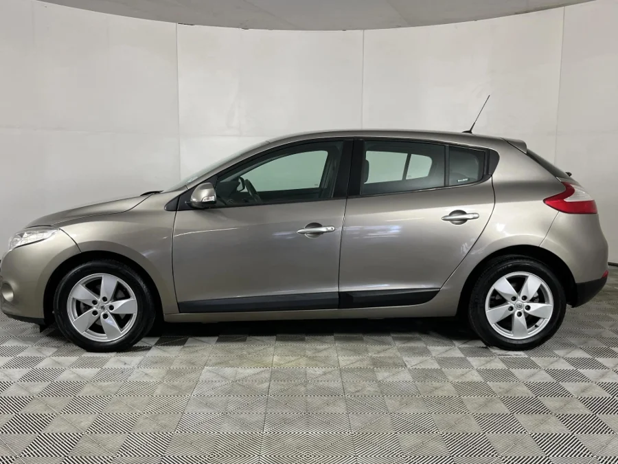 Used 2011 Renault Megane Mégane 1.6 Dynamique - WeBuyCars The Dome Used 2011 Renault Megane Mégane 1.6 Dynamique - WeBuyCars The Dome