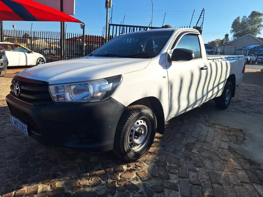 Used 2021 Toyota Hilux 2.0 - E Motors Used 2021 Toyota Hilux 2.0 - E Motors