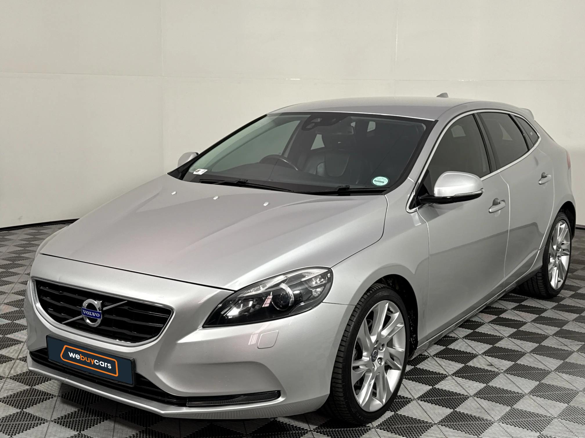 Used 2014 Volvo V40 T4 Excel