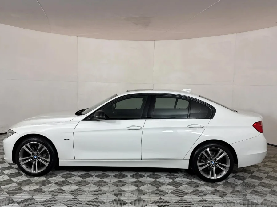 Used 2014 BMW 3 Series 328i Sport sports-auto - WeBuyCars JHB South Used 2014 BMW 3 Series 328i Sport sports-auto - WeBuyCars JHB South