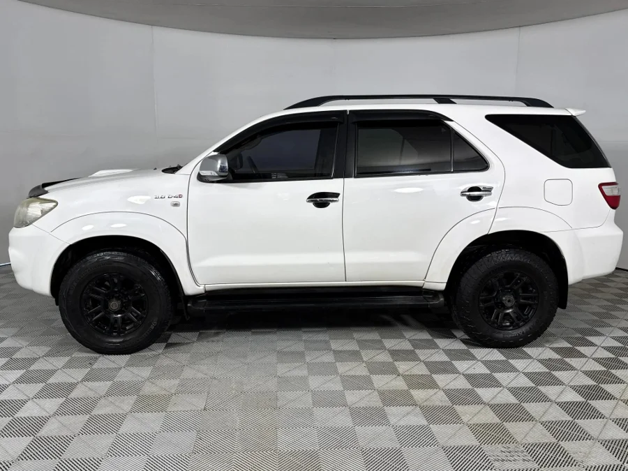 Used 2011 Toyota Fortuner 3.0D-4D 4x4 auto - WeBuyCars Silverlakes Used 2011 Toyota Fortuner 3.0D-4D 4x4 auto - WeBuyCars Silverlakes