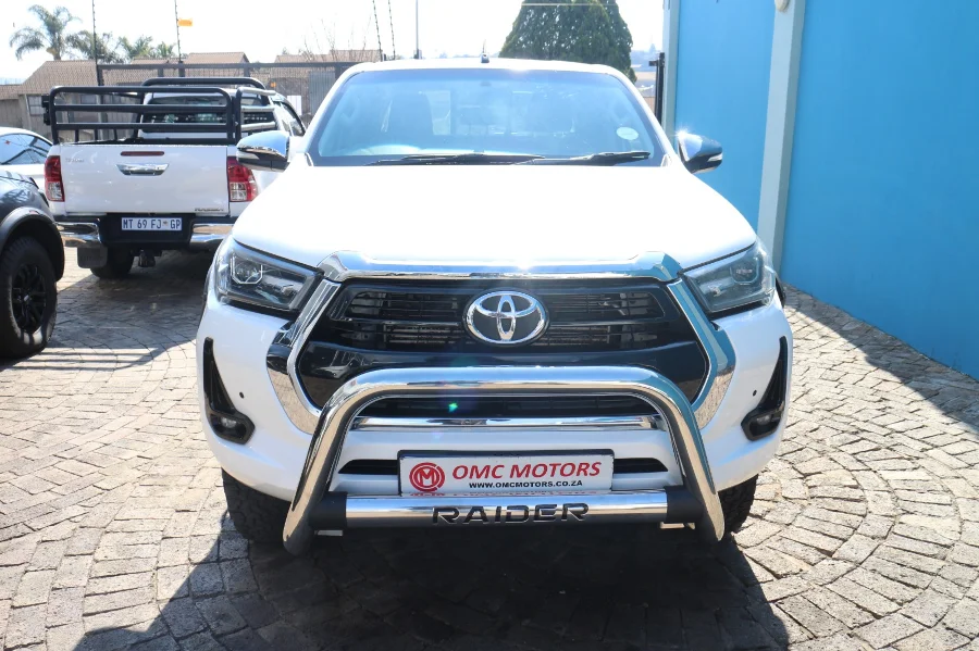 Used 2023 Toyota Hilux 2.8GD-6 Xtra cab Legend manual - OMC Motors Used 2023 Toyota Hilux 2.8GD-6 Xtra cab Legend manual - OMC Motors