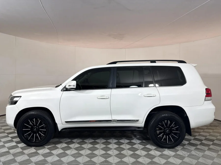 Used 2019 Toyota Land Cruiser 200 4.5D-4D V8 VX-R - WeBuyCars JHB South Used 2019 Toyota Land Cruiser 200 4.5D-4D V8 VX-R - WeBuyCars JHB South