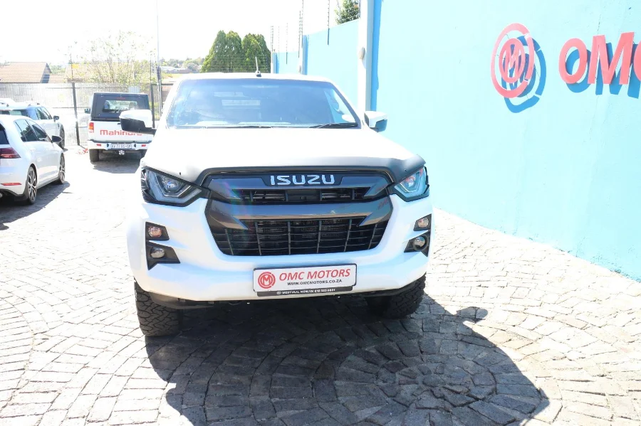 Used 2024 Isuzu D-Max 1.9TD Extended cab LS auto - OMC Motors Used 2024 Isuzu D-Max 1.9TD Extended cab LS auto - OMC Motors